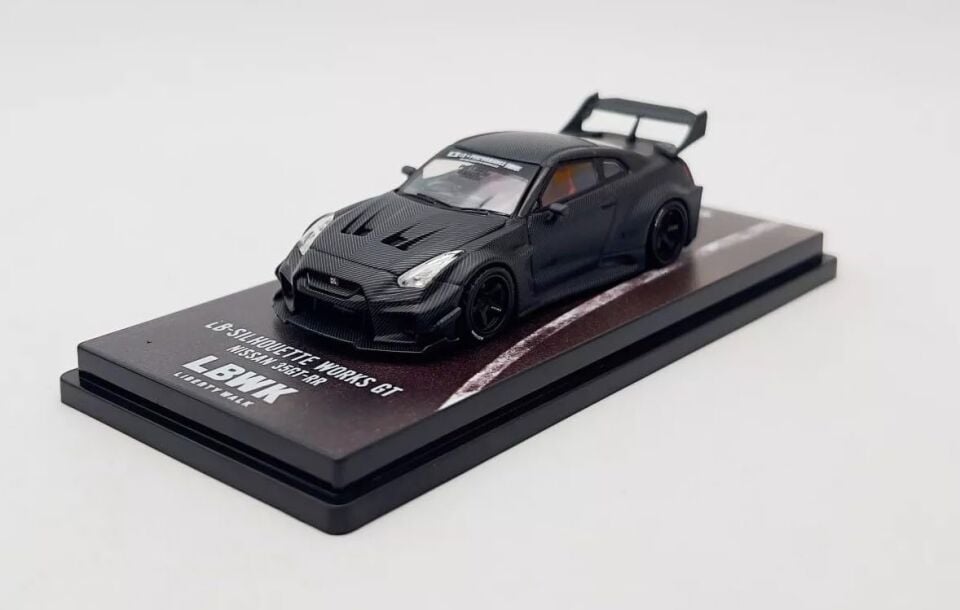 Inno 1/64 NISSAN GT-R (R35) LBWK SUPER SILHOUETTE 35GT-RR Full Carbon IN64-LBWKR35-FC