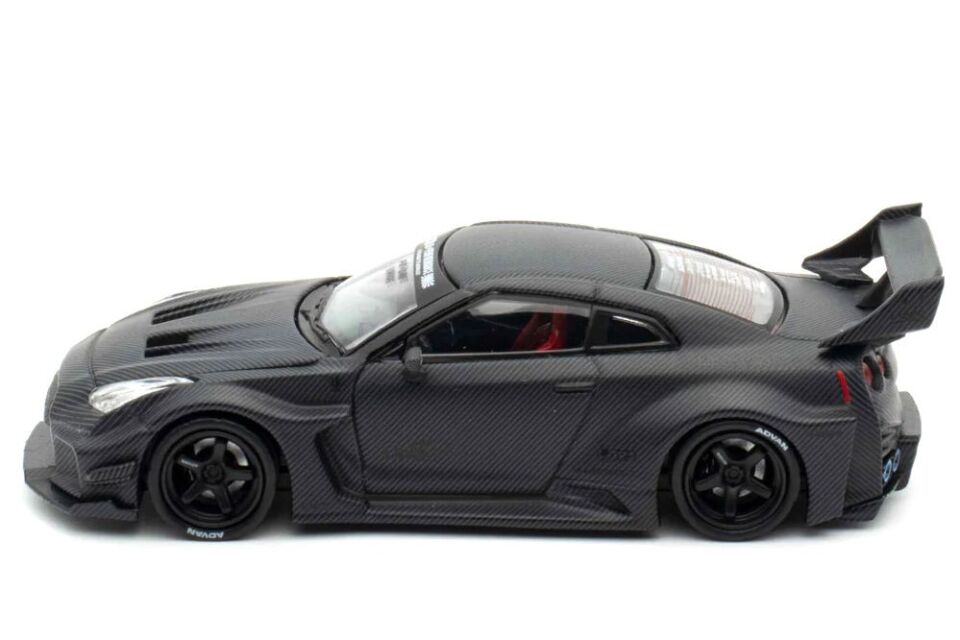 Inno 1/64 NISSAN GT-R (R35) LBWK SUPER SILHOUETTE 35GT-RR Full Carbon IN64-LBWKR35-FC
