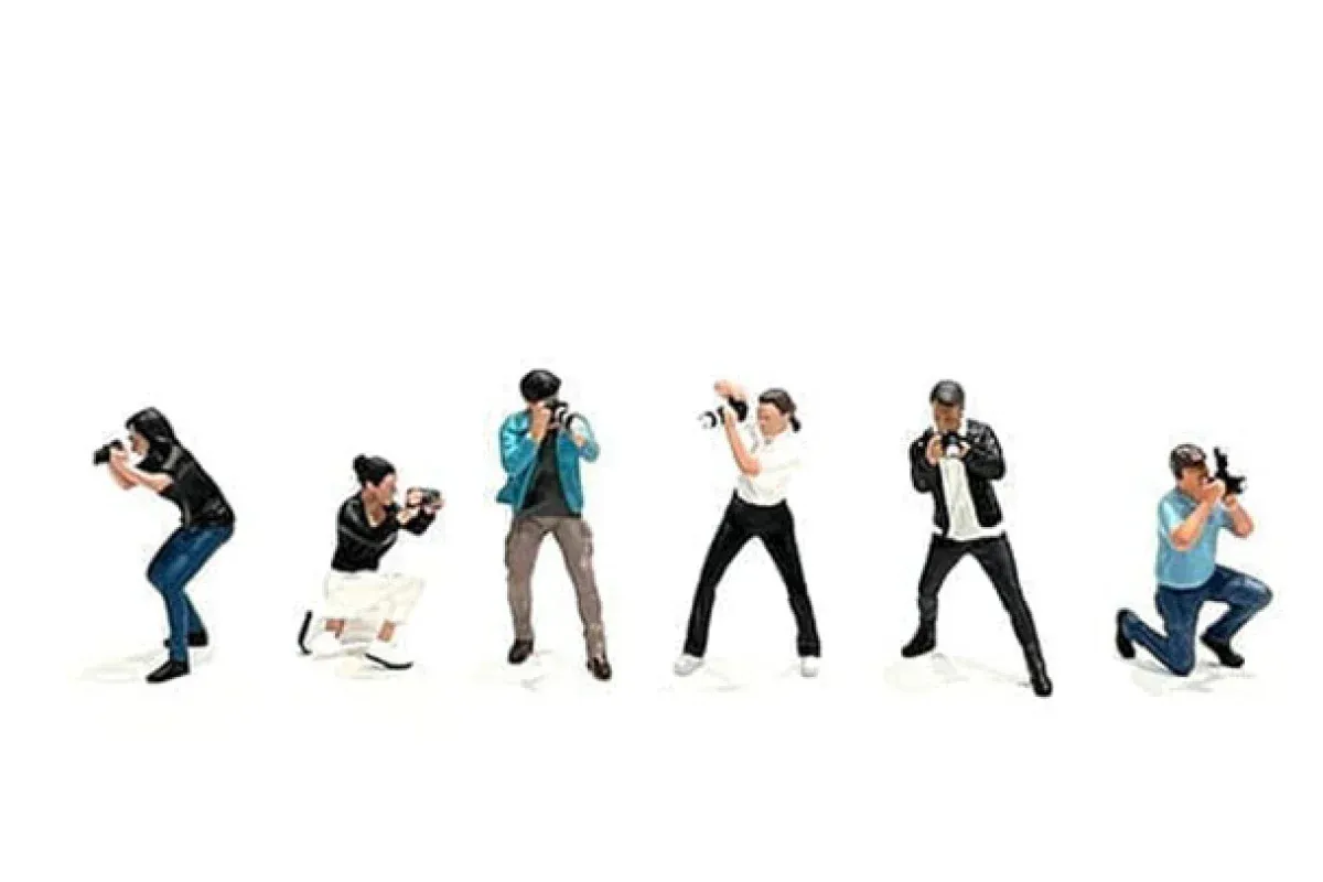 1:64 Figurine Set ''Photographers'' -- American Diorama AD-2414
